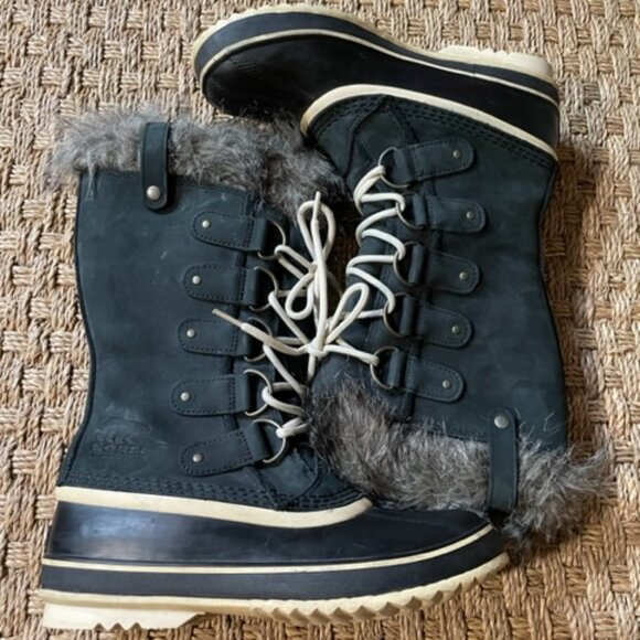 Sorel JOAN OF ARCTIC™ Women's Waterproof Boot in charcoal & black - Picture 9 of 12